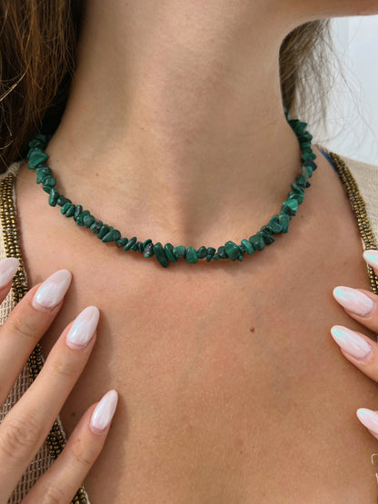 Collier en malachite naturelle - pierre verte de protection et de transformation.