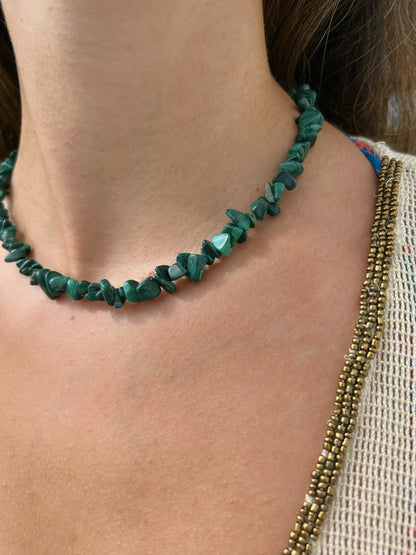 Collier en malachite naturelle - pierre verte de protection et de transformation.