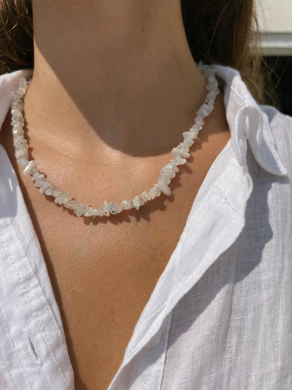 Collier en pierre de lune - pierre de féminité et d'intuition.