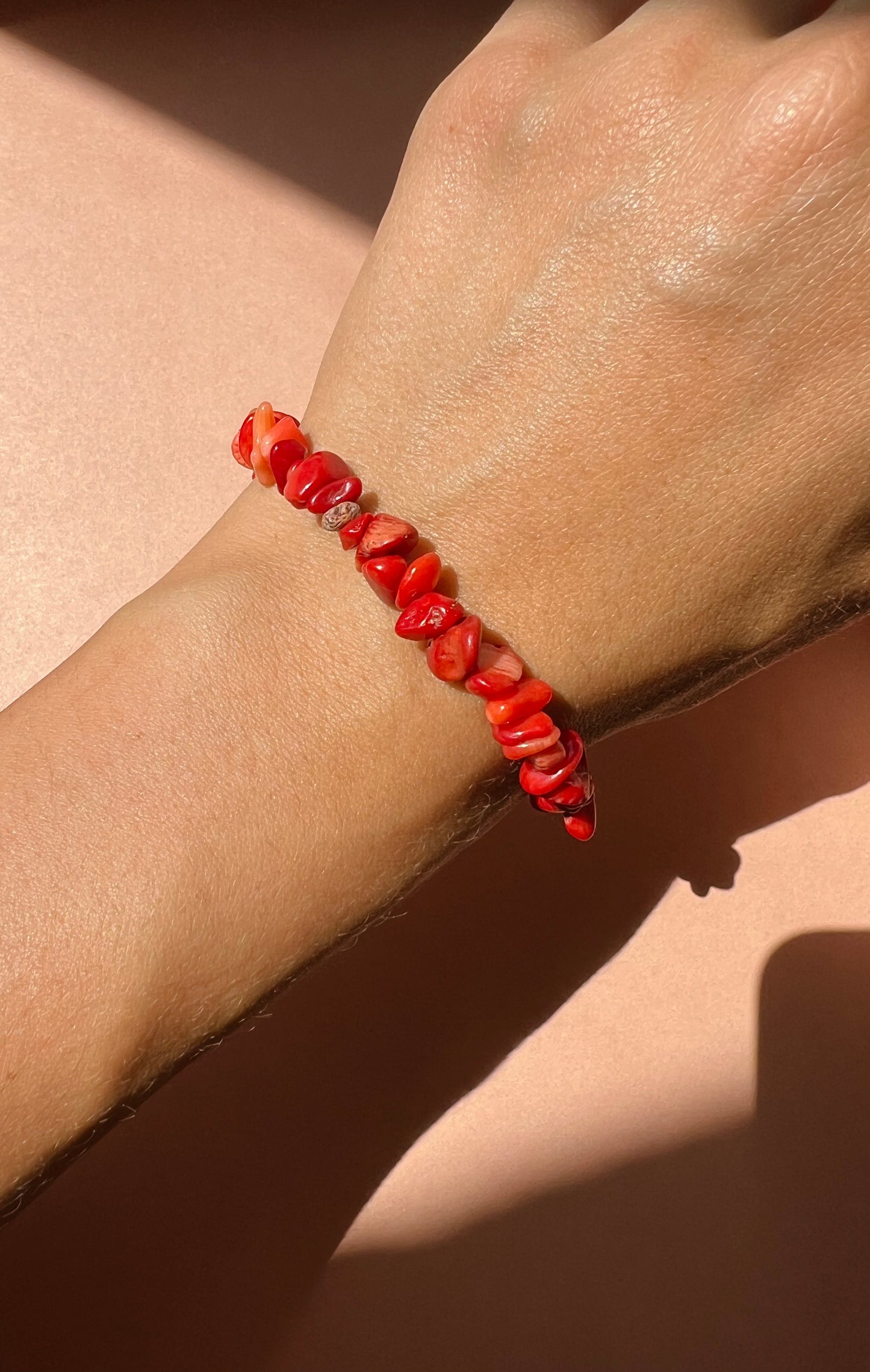 Bracelet en corail rouge. Bijoux énergétiques en corail rouge.