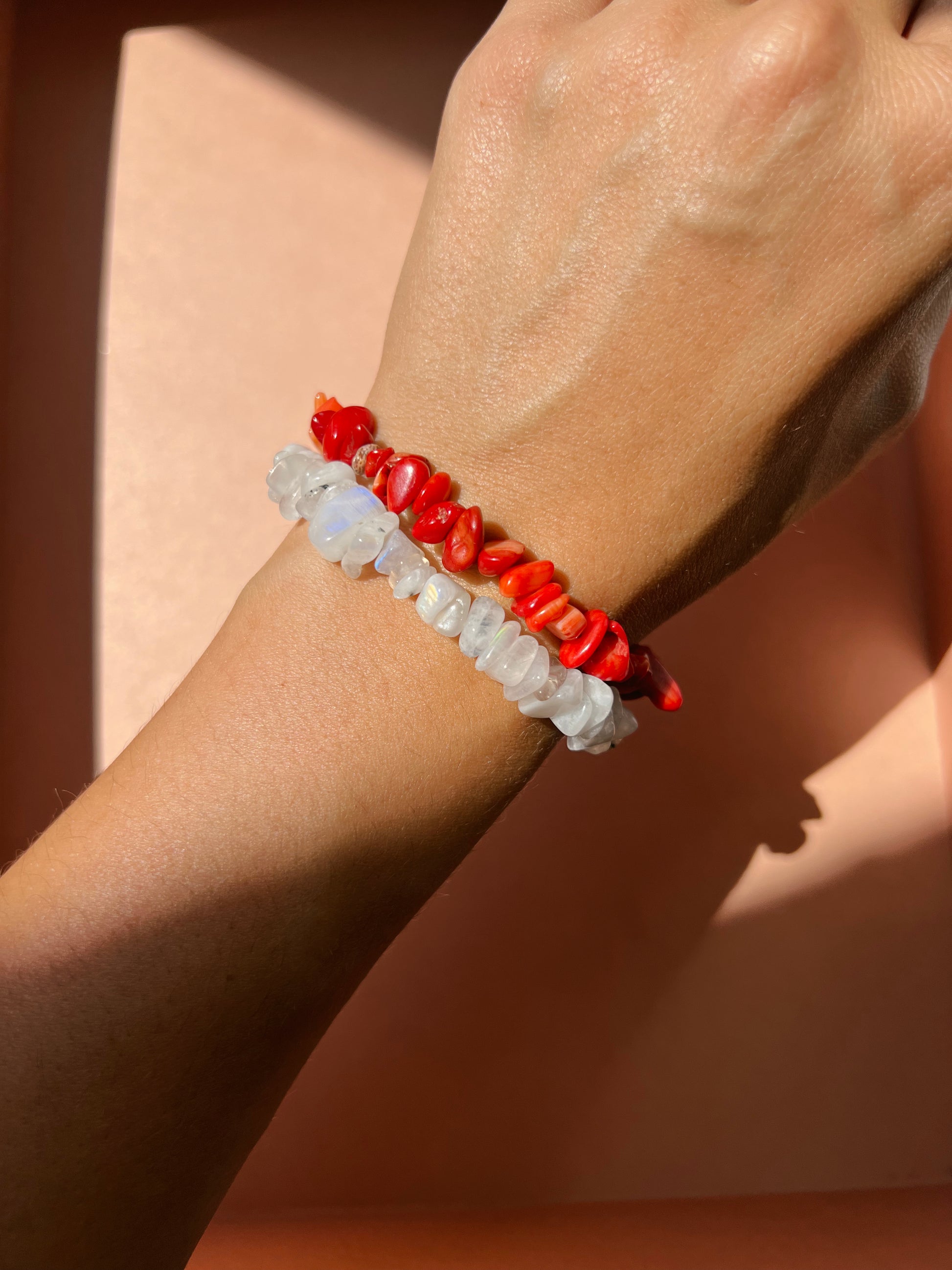 Bracelet en corail rouge. Bijoux énergétiques en corail rouge.